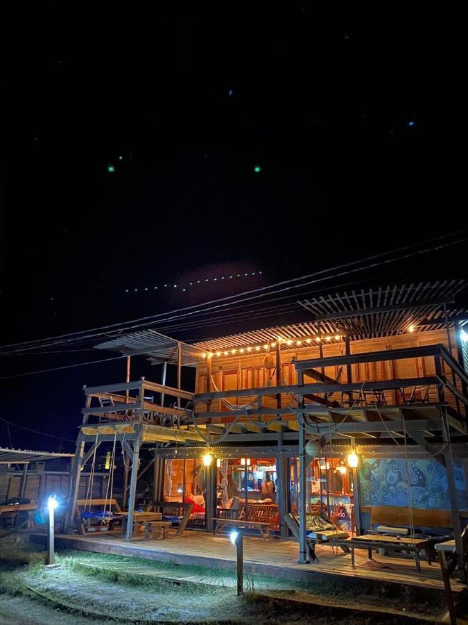 Mar De Fondo Hostel Пунта-дель-Діабло Екстер'єр фото